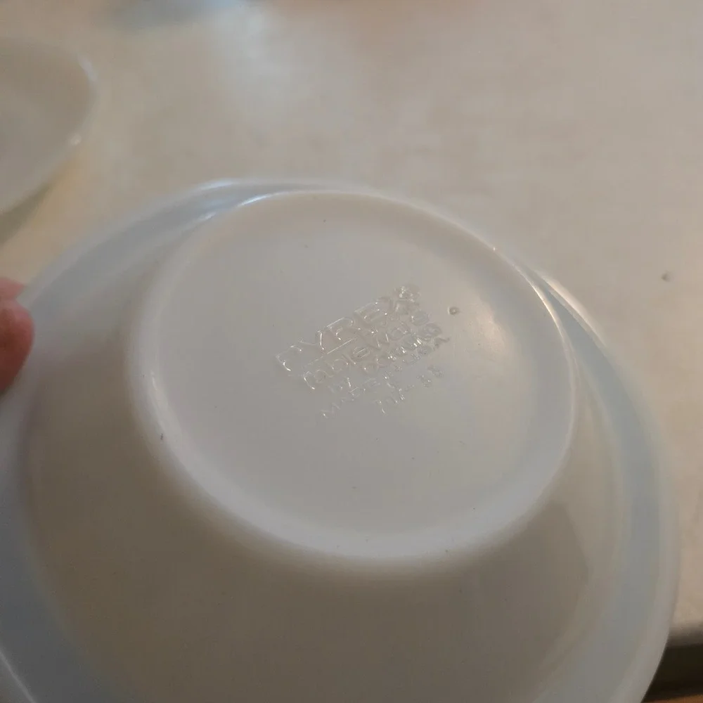 Pyrex Turquoise Laurel Bowl Vintage Corning Tableware Milk Glass‎ 707-33 USA